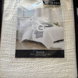 Full/Queen Duvet Cover With Shams