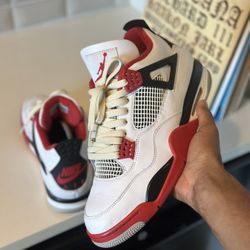 Retro Fire Red 4s 