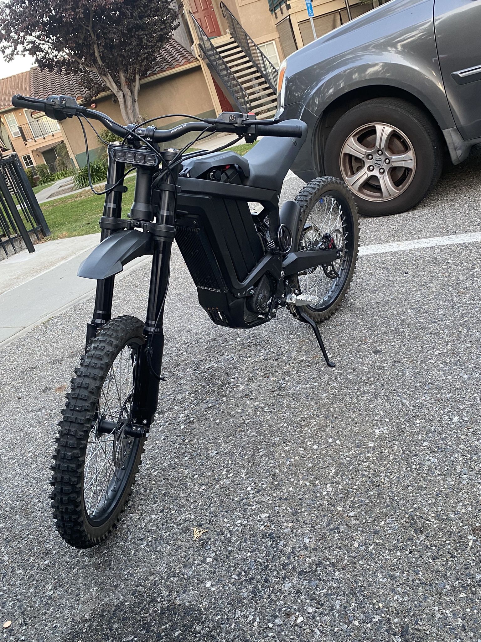 2024 Electricylce Rorode r1