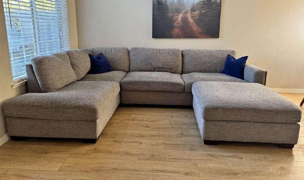 Gray Sectional w/ Ottoman (Slight Damage)
