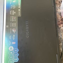Gaming Laptop / Computer : GIGABYTE GAMING LAPTOP