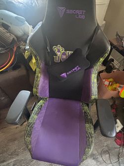 Secretlab gaming chair