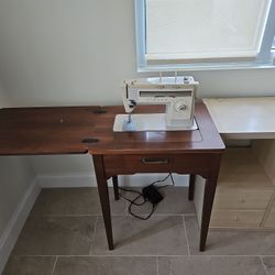 Singer Sewing Machine 
