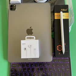 128GB Apple IPad Pro 11” 3rd Generation (2021 Model / M1 chip/ Liquid Retina / Face ID)  with pen, keyboard & Accesories (1TB $849)