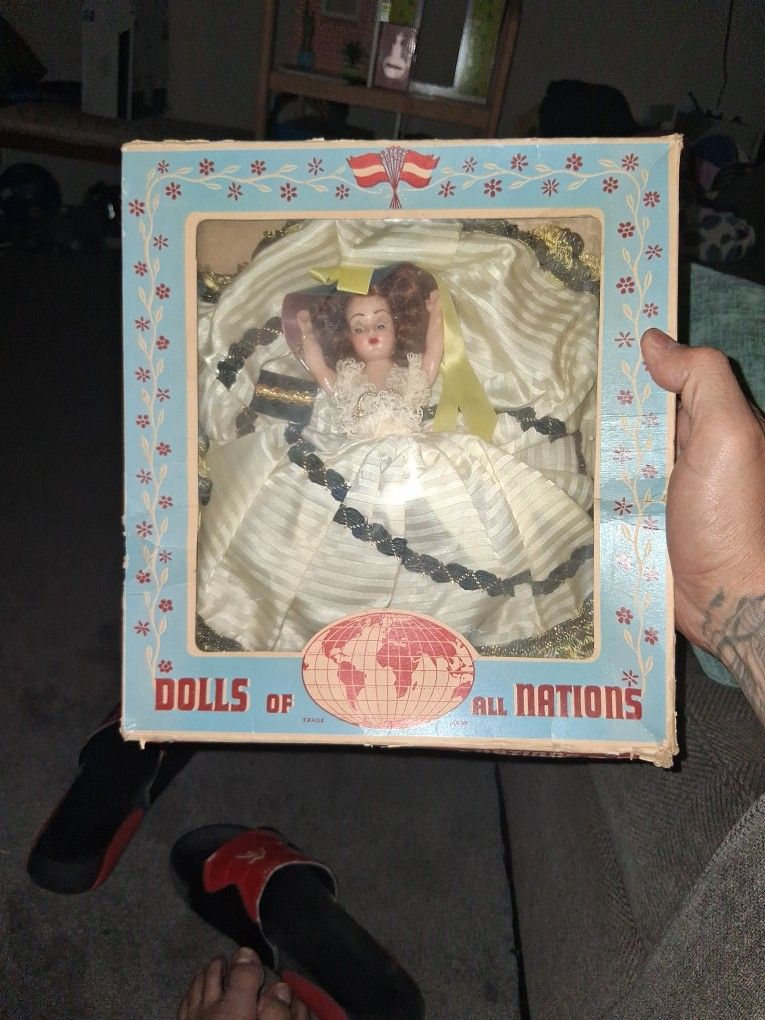 Dolls Of All Nations