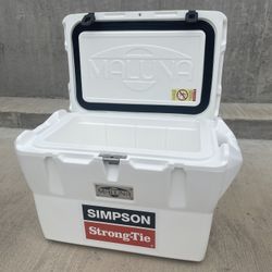BRAND NEW 50qt Maluna Cooler - High-Performance Ice Chest for Fishing, Camping, & More!