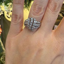 14K Gold Natural Diamonds Estate Ring