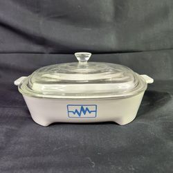 Corningware Microwave Brown N Sear Casserole Dish ( 8 1/2" X 8 1/2" X 2" ) . 