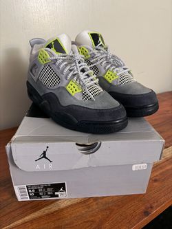 Air Jordan 4 size 8 1/2