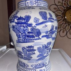 pagoda motif chinoiserie Vase 