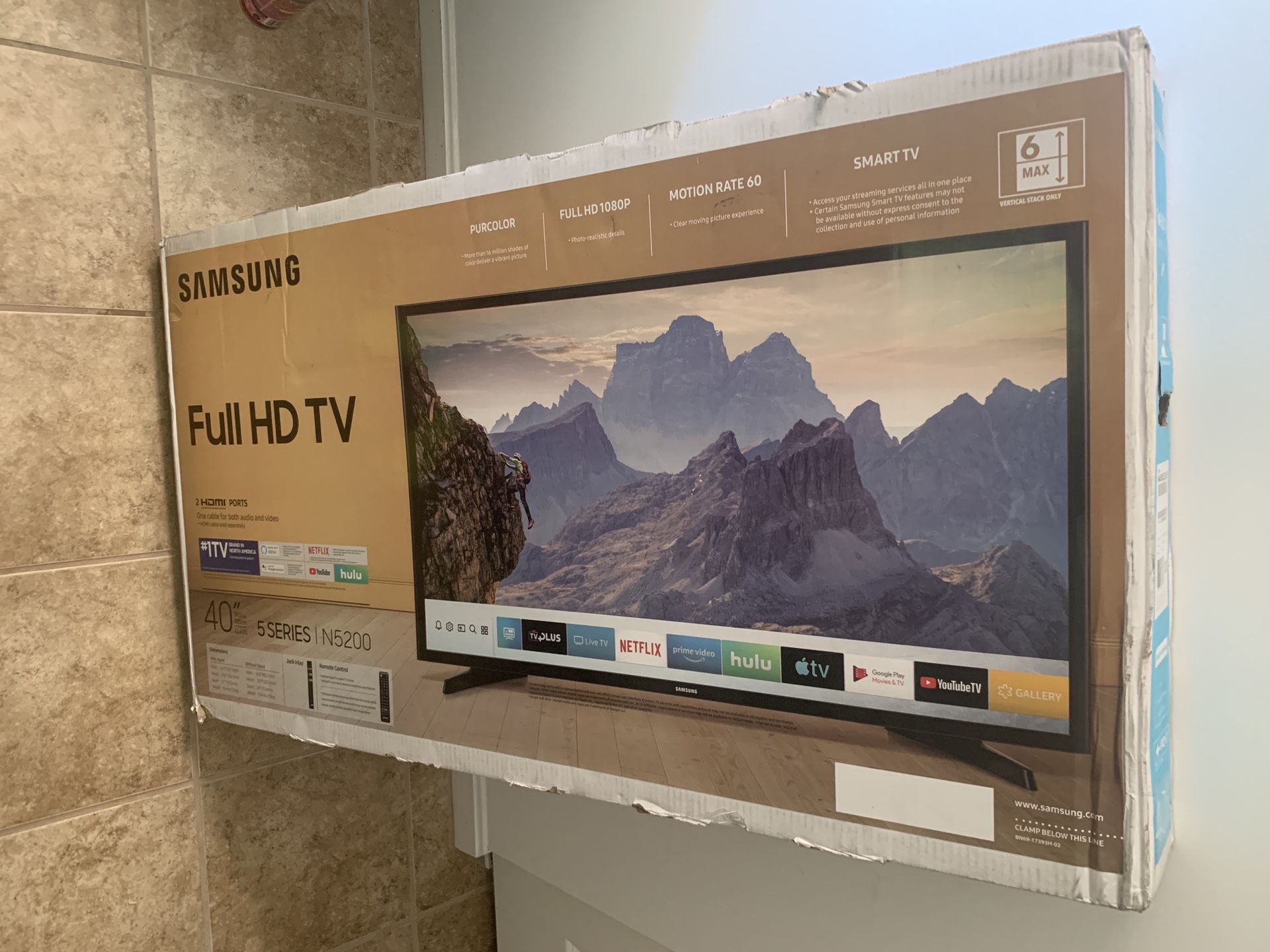 Brand New Samsung 40 inch Smart TV