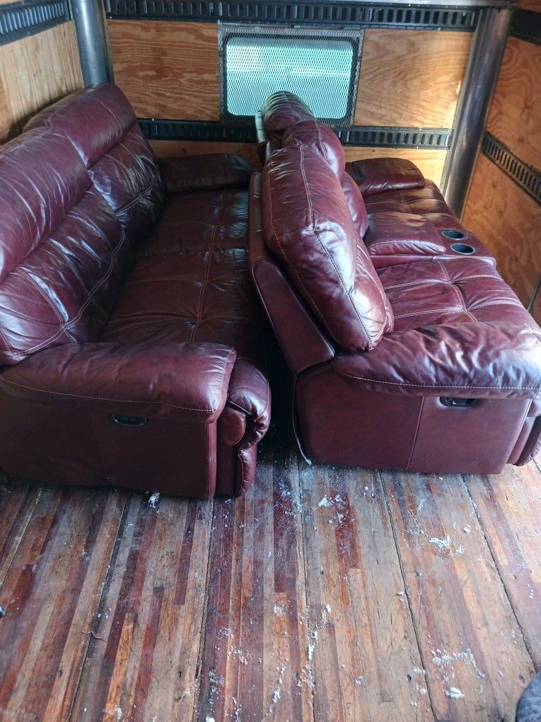 Leather Couch And Loveseat Very Nice Condition They Are Also Electric