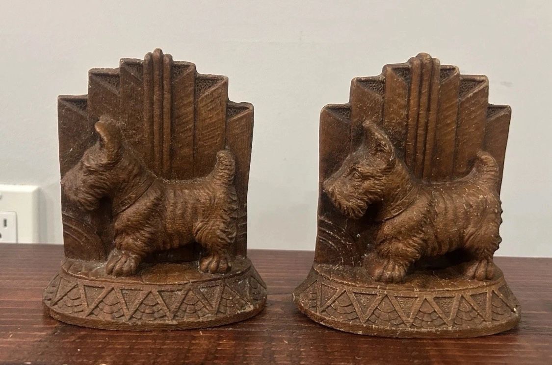 Syroco Bookend Book End Scottie Dog Faux Wood MCM Vintage Retro Set Pair