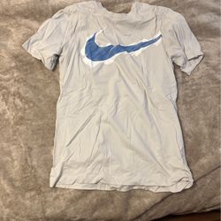 nike t-shirt dri fit small