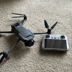 DJI Mavic 3 Classic + DJI RC Controller