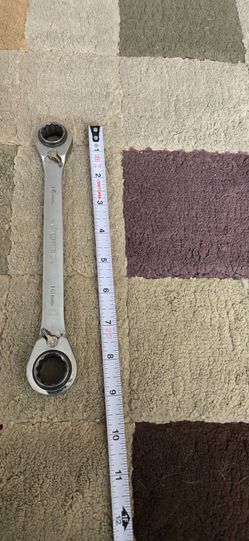 Husky wrench ratcheting