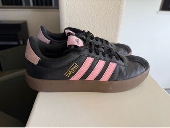 Womens adidas size 7