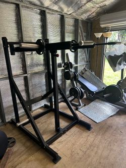 Viking Shoulder Press Plate Load Machine