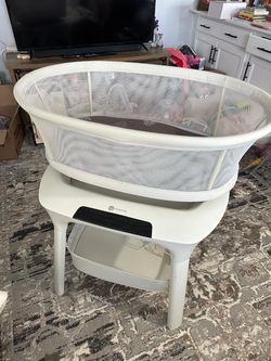 4 Moms bassinet