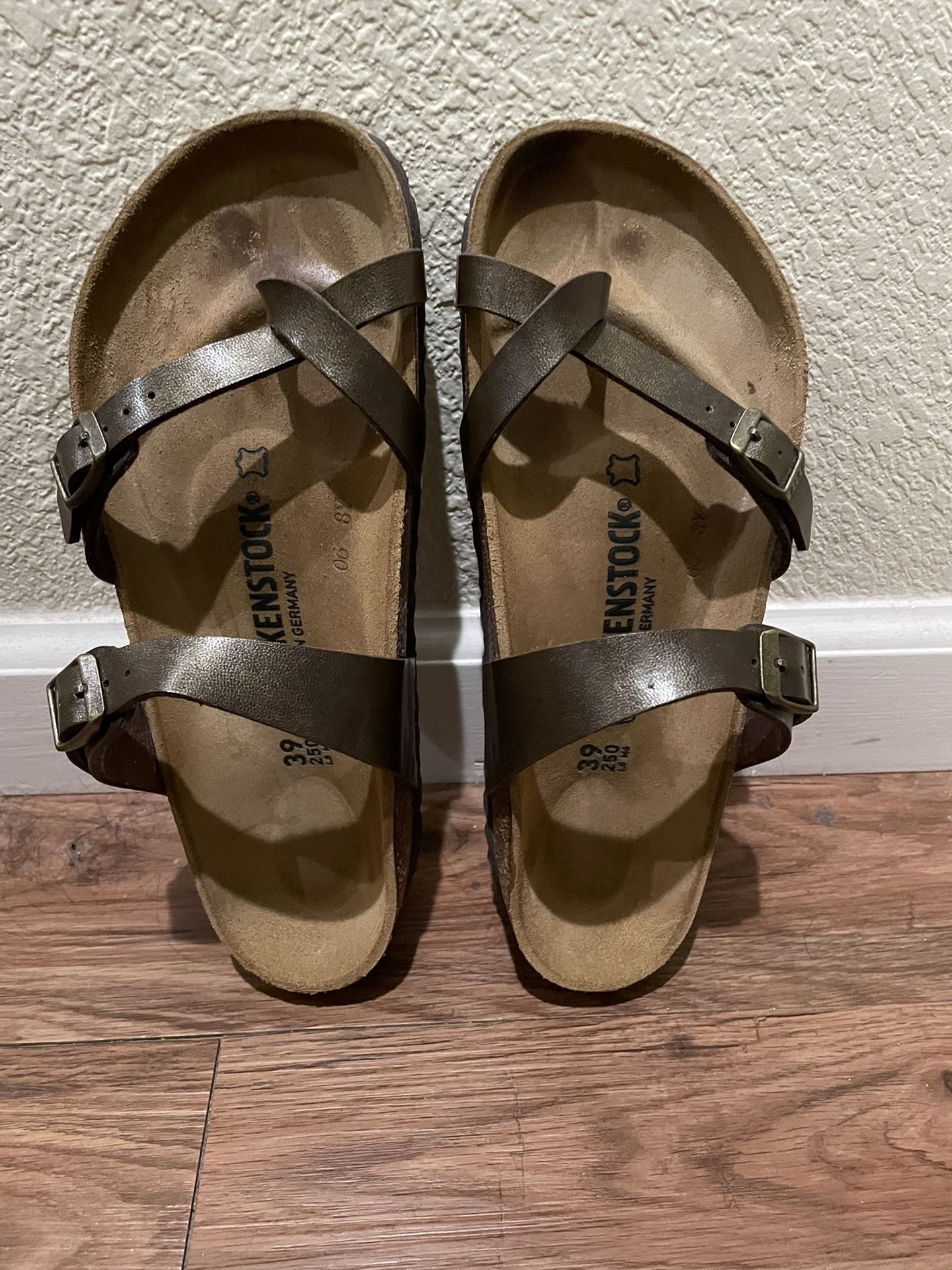 Birkenstocks Size 39 Womens Size 8