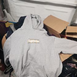 Supreme X Burberry Hoodie Size L