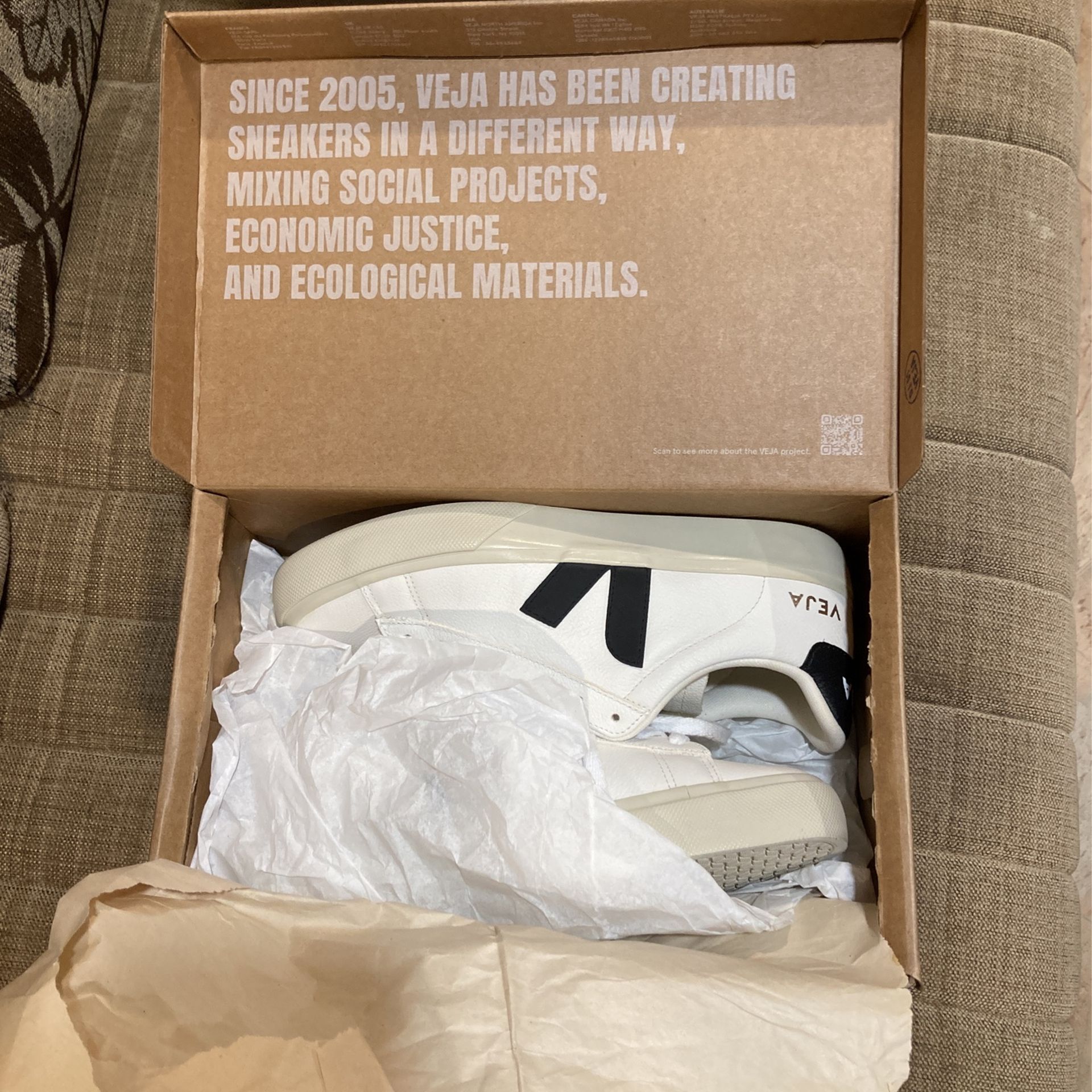 Veja Campo Low Chromefree White Black Size 39/8