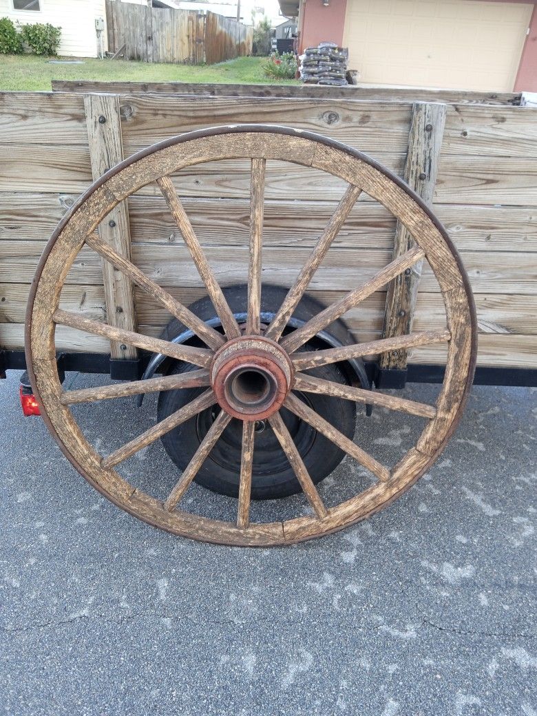 Old Large Wagon Wheel 4 Ft In Diameter  ! Make A Table Or Light Or Whatever 