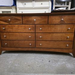 Modern Cherry Wood Color 9 Drawer Dresser