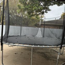 Trampoline En Buen Estado $170