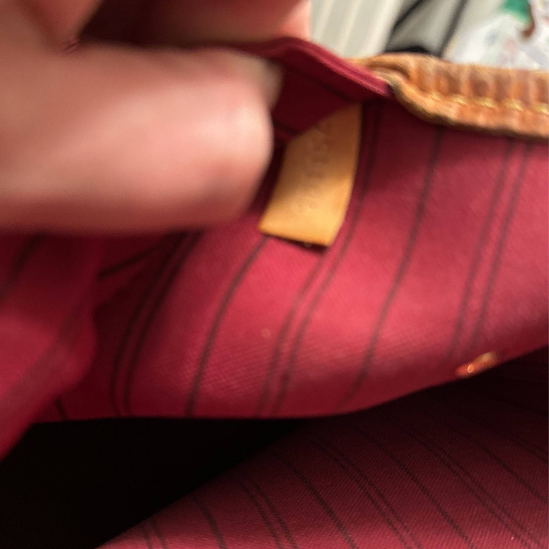 Louis Vuitton Authentic Neverfull