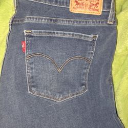 Women's Levis Jeans