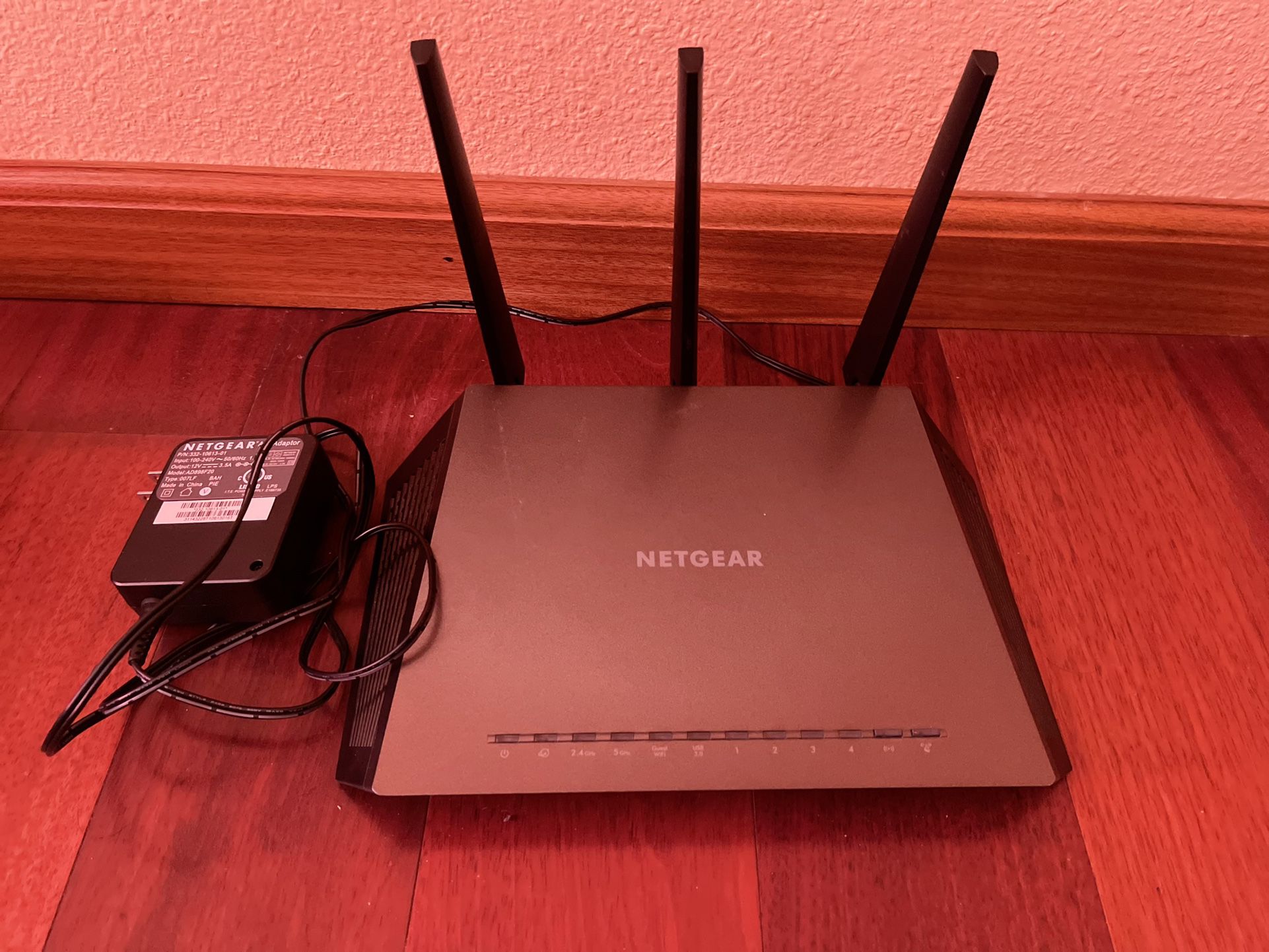 Netgear Nighthawk AC1750 Smart WiFi Router  Model: R6700