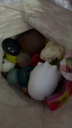 ✨Basket of squishies and fidgets✨