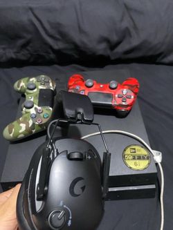 PS4 with 2 controllers every in good condition