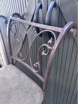 Free Heavy duty bar height, chairs