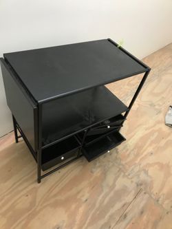 3.5 x2.5x1.5 ft metal table with drawers missing one drawer