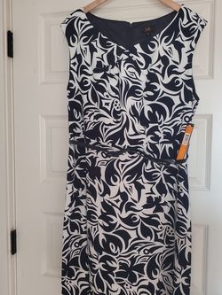 New dress for sale Size 16