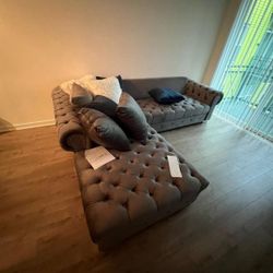 So Chic L Shaped Medium Gray Velvet Tufted Couch Sectional🤩 Brand New💥 Delivery Available 👍 Financing Options✅ Living Room Set