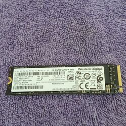 NVME M.2 SSD And 2.5 Sata Hard Drives