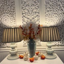 2 Beautiful Nancy Myers Style Vintage White Lamps $200