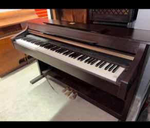 Piano Yamaha Clavinola CLP330