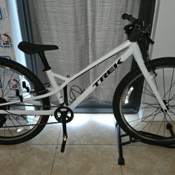 Wahoo Trek Bicycle 
