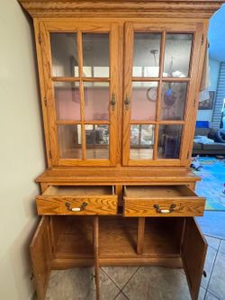 Moving sale! Solid Oak China Hutch / Display Cabinet – $75