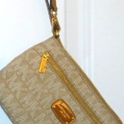 VINTAGE MICHAEL KORS WRISTLET, Large Cream Jacquard In great Condition