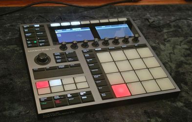 Native Instruments Maschine Plus (Maschine+)