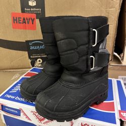 Size 8 Toddler snow boots