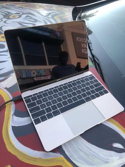 2016/17 MacBook 12 inch 1.1ghz 8gb 256gb like new