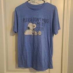 SNOOPY TSHIRT Sz M "PLEASE DON'T MAKE ME DO STUFF" light blue  (Ts-E3)
