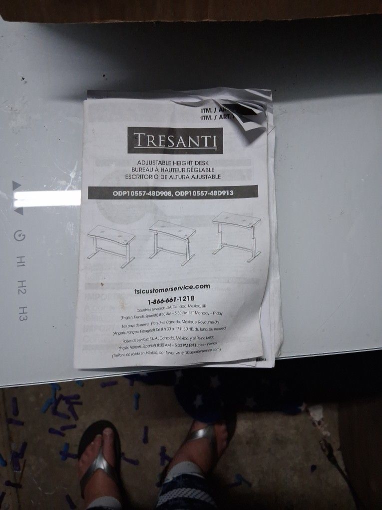 Tresanti Adjustable Height Desk 