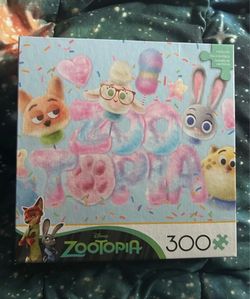 Disney Zootopia 300-Piece Jigsaw Puzzle